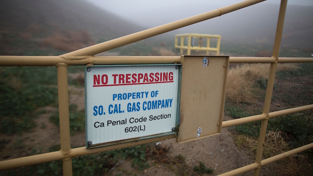 aliso canyon no trespassing sign