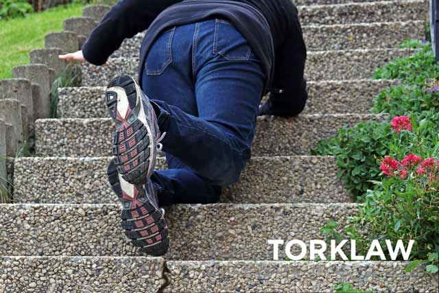 premises liability - cracked pavement