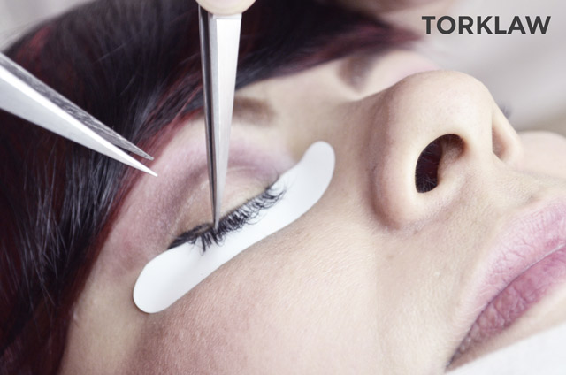 salon injuries - lash extensions